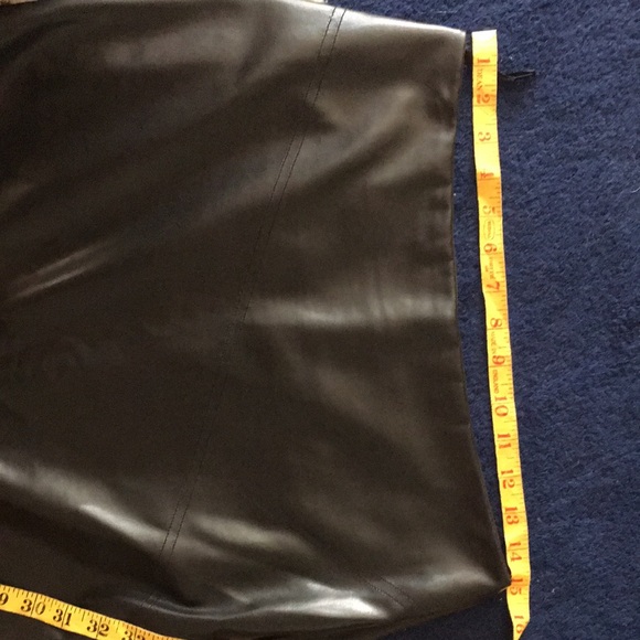 BLACK Lynn Cantin for Poems Faux leather skirt asymmetric hem. Fully lined. - Picture 7 of 8